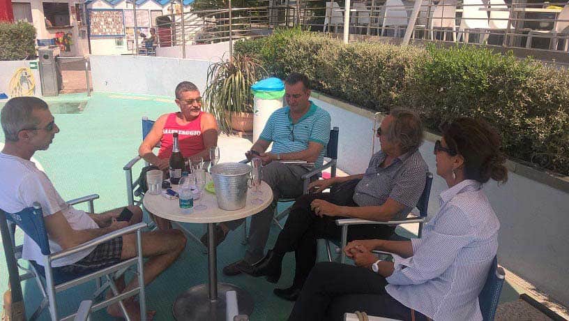 Dario Bevilacqua, Giovanni Siri, Ludovico Pratesi e Ugo Nespolo e Laura Pranzetti preso Lido Beach & Life Resort. 2016.