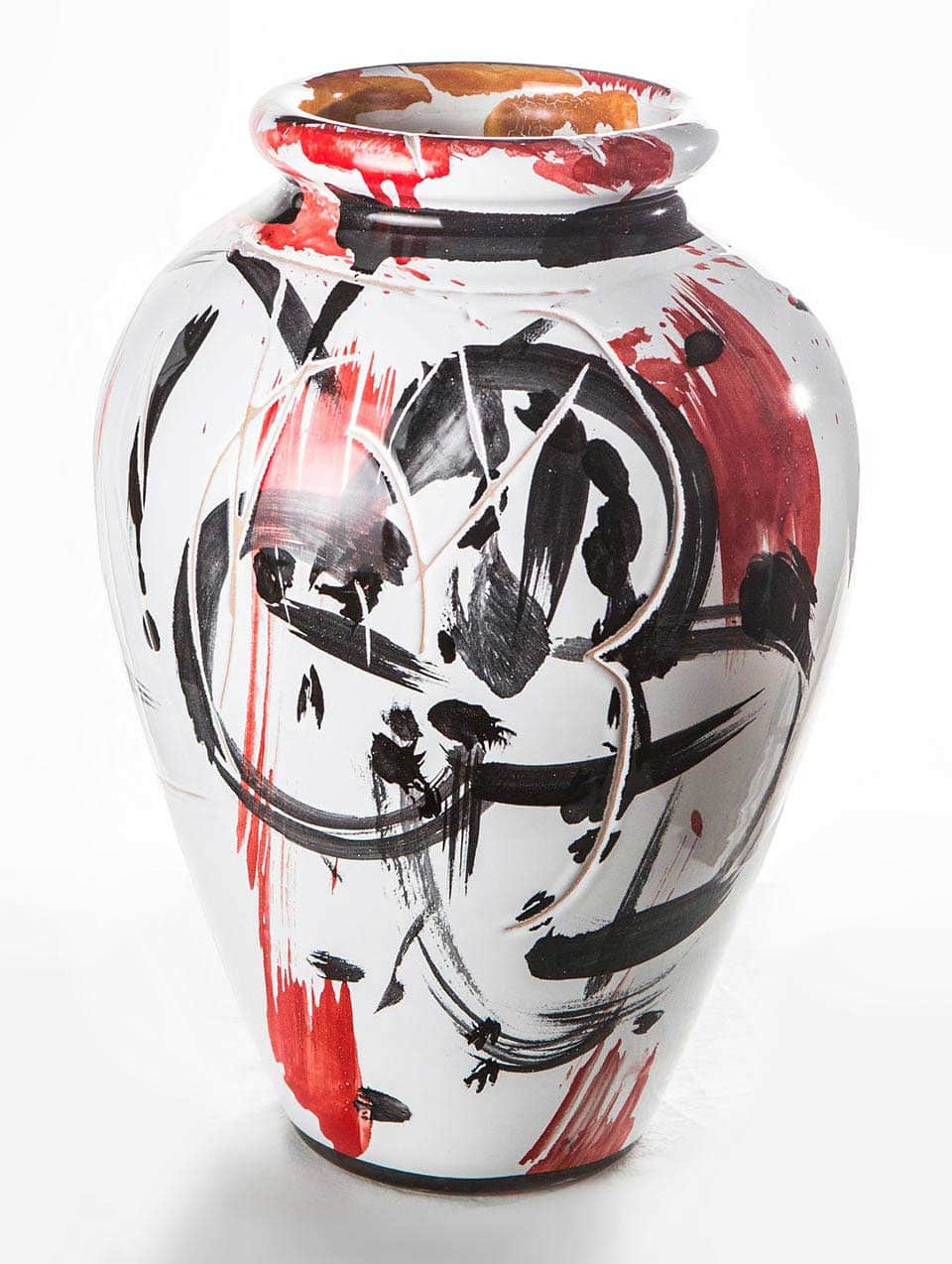 Vaso dipinto e graffito realizzato presso Ceramiche Pierluca. 2015.