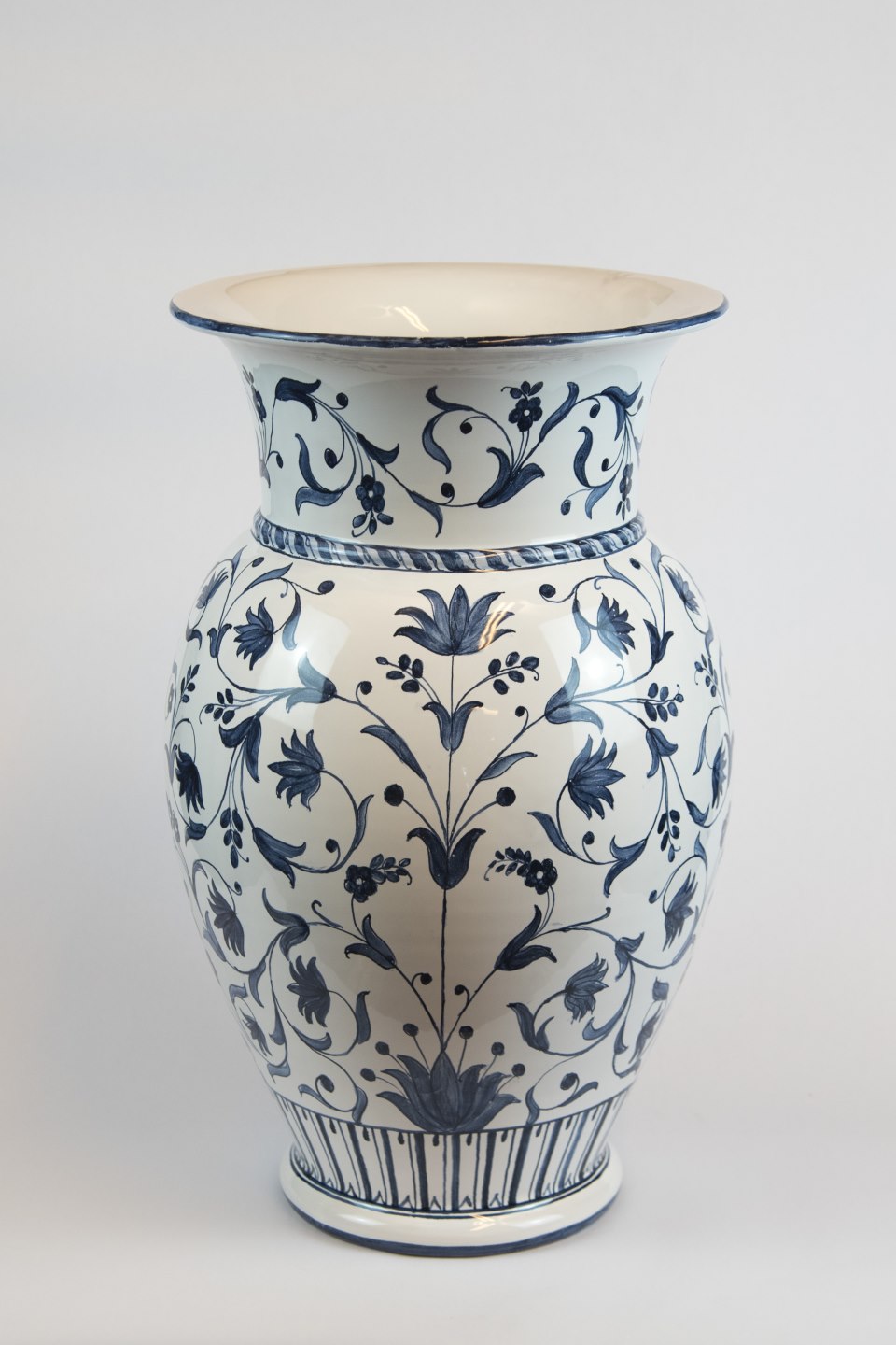 Grande vaso decoro orientale. Tradizione. Ceramiche Pierluca. Albisola, Savona.