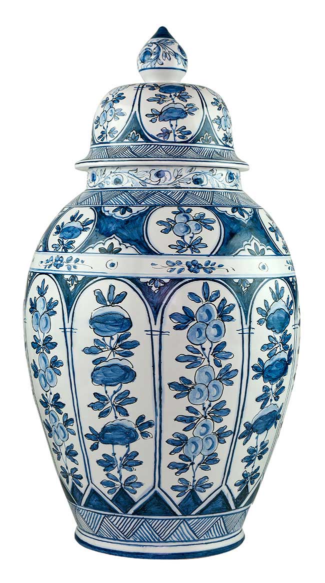 Pottige in maiolica dipinta a mano in stile Bianco Blu Tradizione. Ceramiche Pierluca. Albisola, Savona.